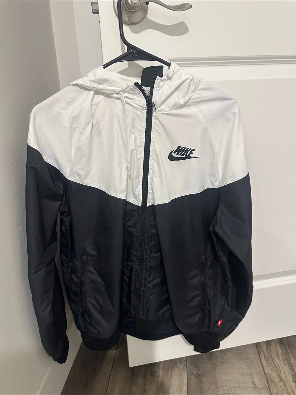 Nike Black and White Women’s Windbreaker Jacket with Hood